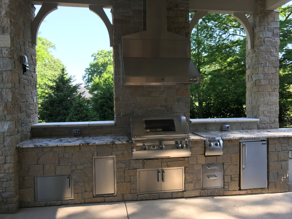 Outdoor Kitchen Design with Woodbox R36